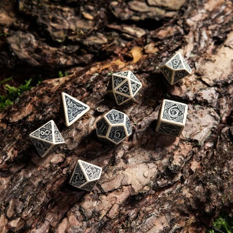 Celtic Beige & black Dice Set fondo